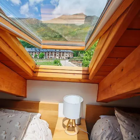 Auet 3 Dachgeschosswohnung In Vall De Boi By Interhome Apartament