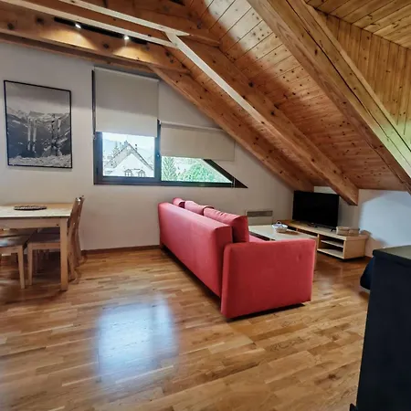 Auet 3 Dachgeschosswohnung In Vall De Boi By Interhome Apartament