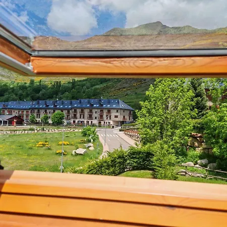 Auet 3 Dachgeschosswohnung In Vall De Boi By Interhome Pla de l'Ermita