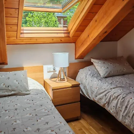 Auet 3 Dachgeschosswohnung In Vall De Boi By Interhome Pla de l'Ermita